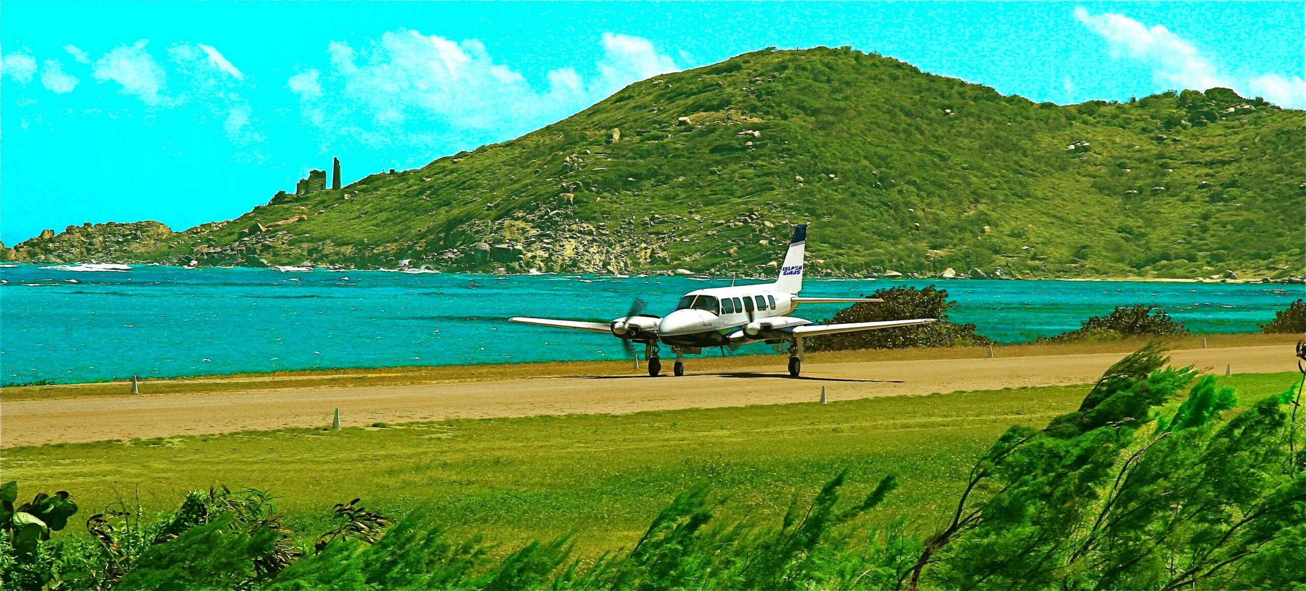 Island Birds Navajo Chieftain landing at Virgin Gorda Airport